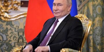 Vladimir Putin en un traje.