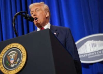 El presidente Donald Trump habla en el Departamento de Justicia el 14 de marzo de 2025 en Washington, DC