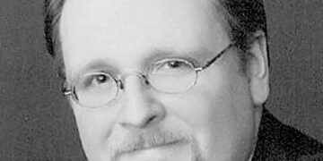 Tiro en la cabeza en blanco y negro de Christian Steffen.