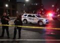 Agentes del FBI Cordon fuera de la escena fuera del Museo Judío Capital después de un tiroteo que dejó a dos personas muertas en Washington el 21 de mayo de 2025. (Alex Wroblewski/AFP a través de Getty Images)