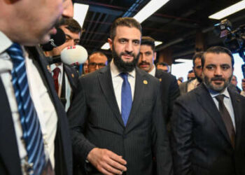 El presidente interino sirio, Ahmed Al-Shara, asistió al Foro de Diplomacia Antalya el 11 de abril de 2025 en Antalya, Türkiye.