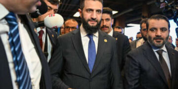 El presidente interino sirio, Ahmed Al-Shara, asistió al Foro de Diplomacia Antalya el 11 de abril de 2025 en Antalya, Türkiye.