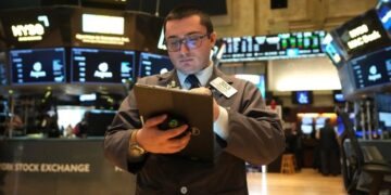 Revisión del mercado: Retiro de acciones sobre precaución y incertidumbre comercial