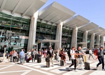 Se espera que los estadounidenses establezcan un récord de viajes en el fin de semana del Día de los Caídos