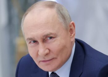 Retrato de primer plano de Vladimir Putin.