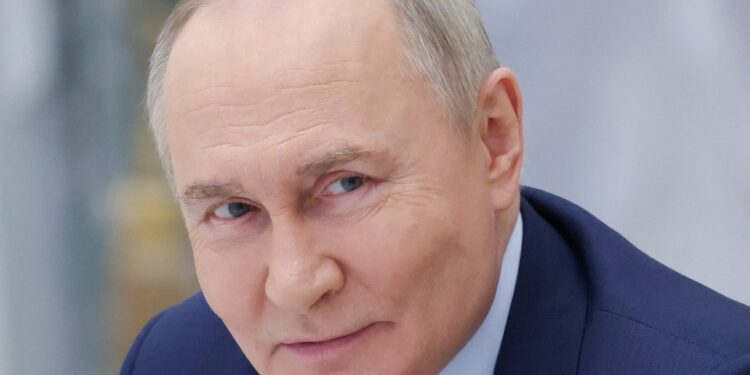 Retrato de primer plano de Vladimir Putin.