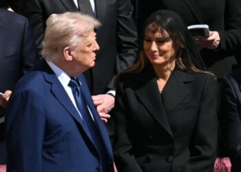Donald y Melania Trump en el funeral del Papa Francisco.