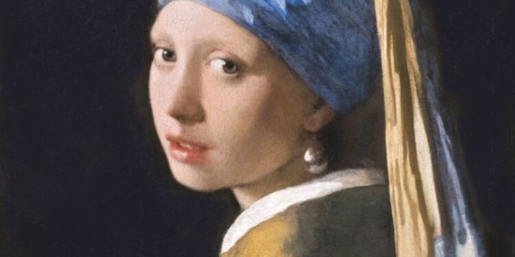 Pintura de una niña con un pañuelo azul y amarillo y un arete de perlas.