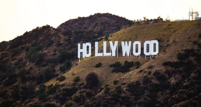 Trump dice que Estados Unidos impondrá una tarifa 100 por ciento a las películas de fabricación extranjera