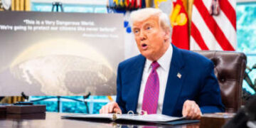 El presidente Donald Trump anuncia planes para el Sistema de Defensa Golden Dome en la Oficina Oval de la Casa Blanca el 20 de mayo de 2025.
