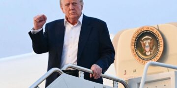 Trump se compromete a donar todo el salario al gobierno, nuevamente