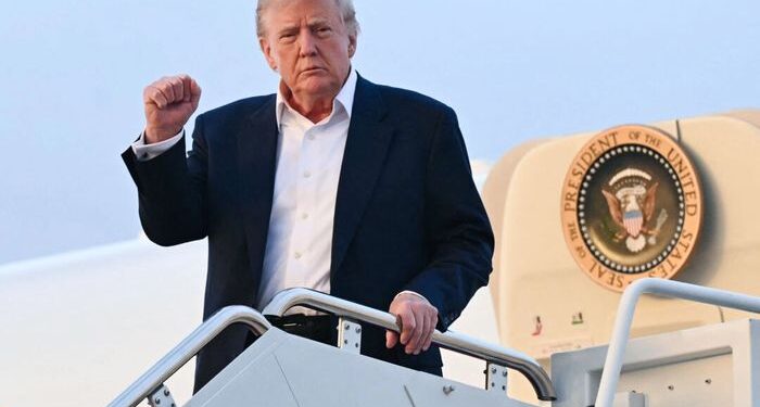 Trump se compromete a donar todo el salario al gobierno, nuevamente