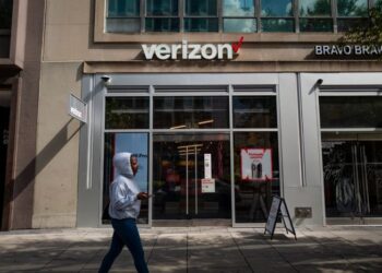 Verizon termina los programas dei en medio de un escrutinio de la FCC por delante de $ 20 mil millones en la oferta fronteriza