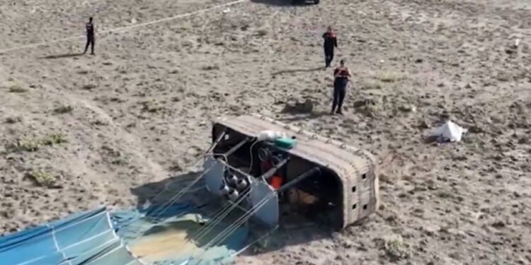 Sitio de choque de globo aerostático en Turquía; Una fatalidad y diecinueve heridas.