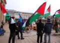 Los defensores de los derechos palestinos celebran una manifestación en las elecciones de Papineau, en el vecindario Parc-Extension de Montreal, el 19 de abril de 2025.