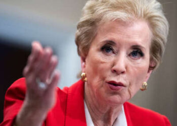 La secretaria de Educación, Linda McMahon, testifica durante el subcomité de asignaciones de la Cámara sobre Trabajo, Salud y Servicios Humanos, Educación y Audencias de Agencias relacionadas sobre el Presupuesto del Departamento de Educación en Rayburn Building el 21 de mayo de 2025.