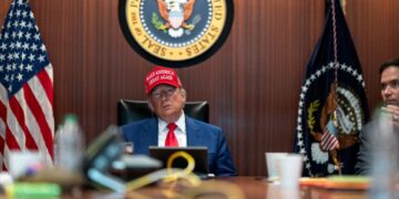 Presidente Trump en una reunión de la Casa Blanca.