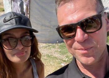 Andrew Drury con la novia yihadi Shamima Begum.