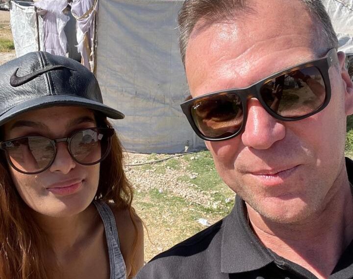 Andrew Drury con la novia yihadi Shamima Begum.