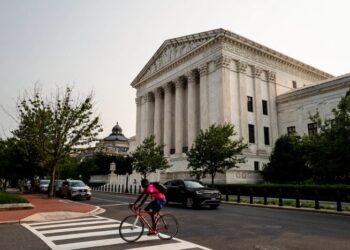 Corte Suprema se alza con el administrador de Trump, limita los mandatos nacionales en todo el país