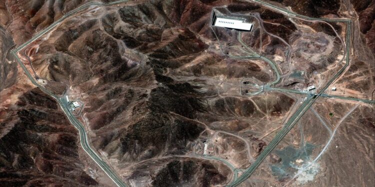 Imagen satelital de la planta de enriquecimiento de combustible en el centro en el centro de Irán.