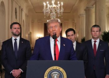 Después de que nos atacan, Trump amenaza a 'mucho mayores' si Irán no hace la paz