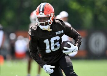 Diontae Johnson quiere 'cambiar esa narrativa' después de la tumultuosa 2024