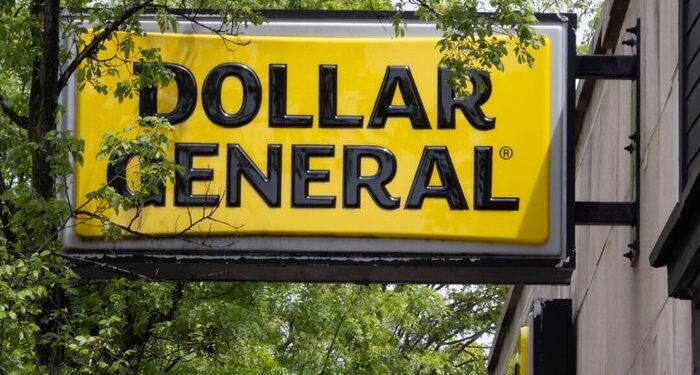 Dollar General supera la tendencia, levanta la orientación a medida que los compradores de mayores ingresos buscan gangas