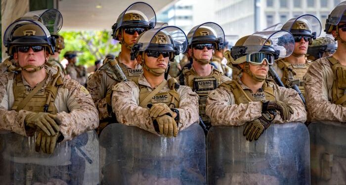 El Pentágono moviliza a cientos de tropas para ayudar con la aplicación de la ley de inmigración