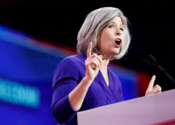 El senador Joni Ernst habla en la Conferencia de Faith and Freedom Road to Mayority en el Washington Hilton el 21 de junio de 2024 en Washington, DC