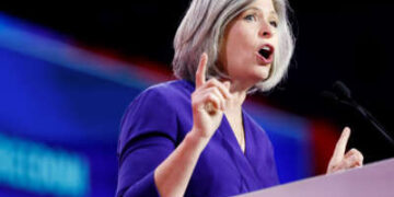 El senador Joni Ernst habla en la Conferencia de Faith and Freedom Road to Mayority en el Washington Hilton el 21 de junio de 2024 en Washington, DC