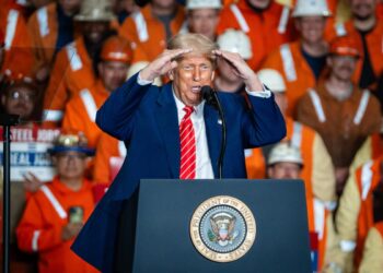 El presidente Donald Trump habla en la Corporación de Acero de EE. UU.: Irvin trabaja en West Mifflin, Pensilvania, el 30 de mayo de 2025. (Madalina Vasiliu/The Epoch Times)