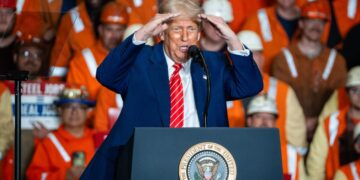 El presidente Donald Trump habla en la Corporación de Acero de EE. UU.: Irvin trabaja en West Mifflin, Pensilvania, el 30 de mayo de 2025. (Madalina Vasiliu/The Epoch Times)