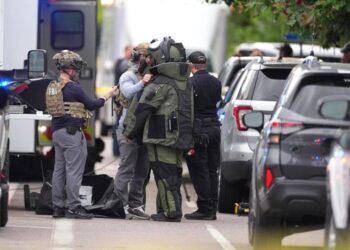 El hombre arroja bombas de fuego a los manifestantes pro-Israel en Colorado, 6 heridos