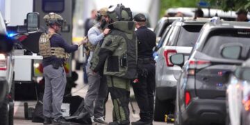 El hombre arroja bombas de fuego a los manifestantes pro-Israel en Colorado, 6 heridos