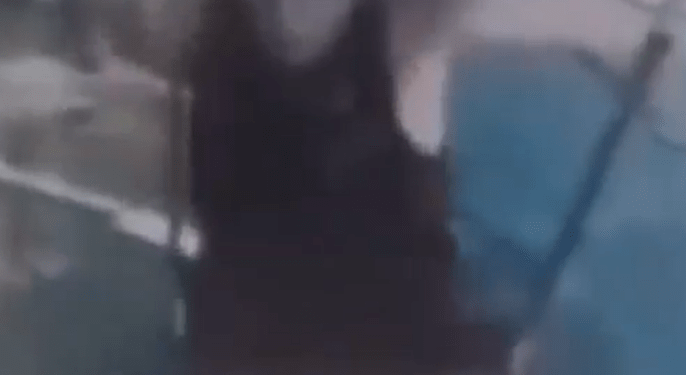 Imagen borrosa de una persona.