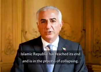 Reza Pahlavi pidiendo revolución en Irán.