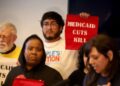 Las protestas en Capitol Hill tienen lugar en respuesta a la propuesta republicana de cortar Medicaid, el 21 de mayo de 2025, en Washington, DC