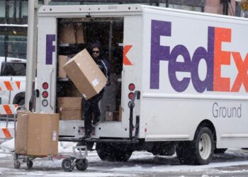 FedEx reduce las perspectivas de ganancias como el volumen de China 'deteriorado bruscamente'
