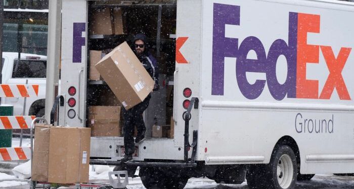 FedEx reduce las perspectivas de ganancias como el volumen de China 'deteriorado bruscamente'