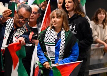 Greta Thunberg llegó al aeropuerto de Estocolmo después de la deportación de Israel.