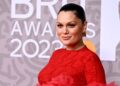 Jessie J comparte ideas emocionales sobre los altibajos de su batalla por cáncer
