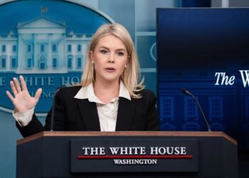 La Casa Blanca advierte a Irán, dice el estrecho de Hormuz de cierre 'sería una tontería'