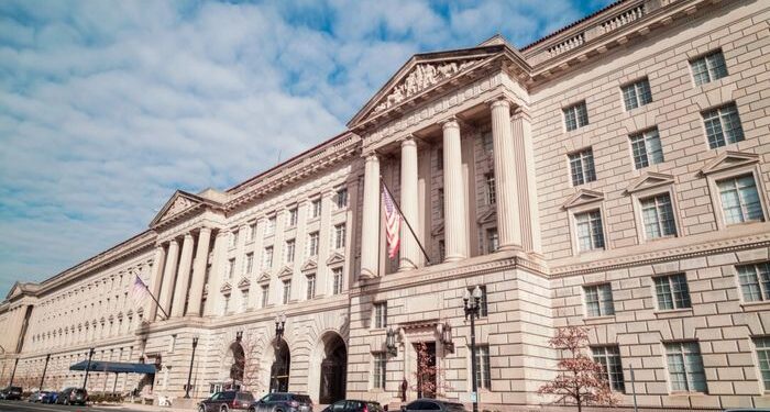 La economía estadounidense se redujo el 0.5 por ciento en el primer trimestre en la pico de importación ligada a la tarifa, el gasto lento