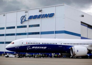 Los federales no ven ninguna razón inmediata para suspender los vuelos de Boeing 787 después del accidente de Air India