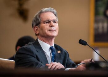 El Secretario del Tesoro, Scott Bessent, testifica ante el Comité de Medios y Medios de la Cámara en Capitol Hill en Washington el 11 de junio de 2025. (Madalina Vasiliu/The Epoch Times)