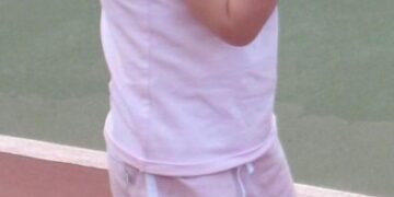 Foto de Madeleine McCann sosteniendo bolas de tenis.