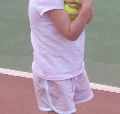 Foto de Madeleine McCann sosteniendo bolas de tenis.