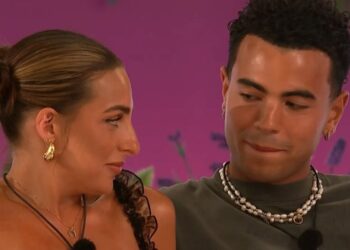 Love Island Hideaway Drama: ¡Helena y Harrison expuestos!