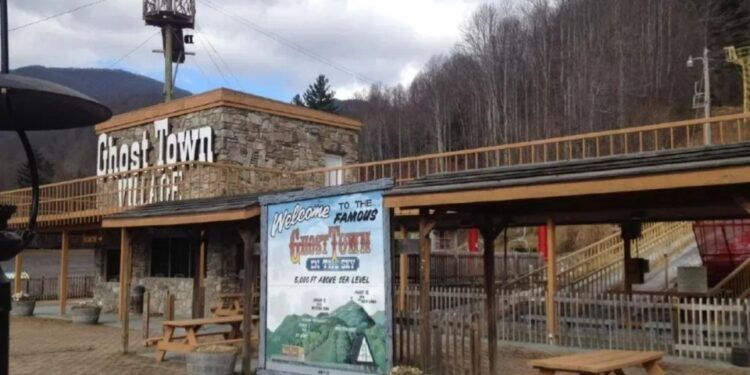 Pueblo de la ciudad fantasma en Carolina del Norte.
